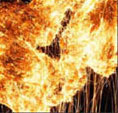 Перед Новым годом в Тольятти поджигают автомобили, и в огне горят люди